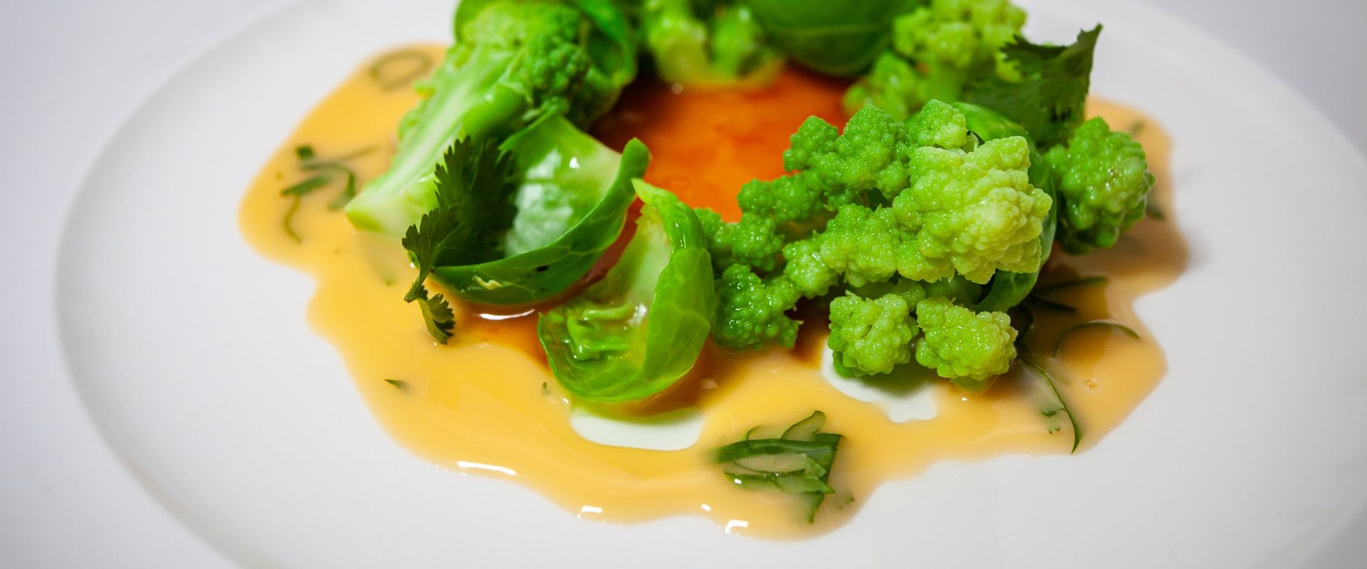 Cavolo della val d ayas, coriandolo e salsa leggermente piccante